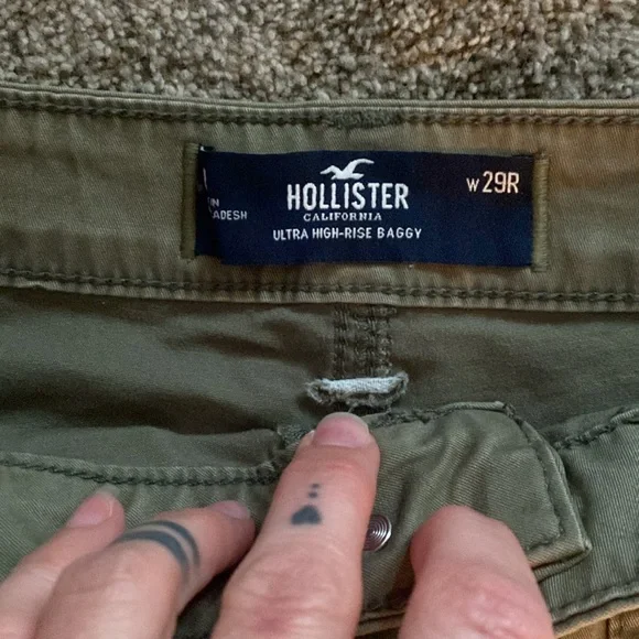 Hollister Cargo Pants - Picture 3 of 6